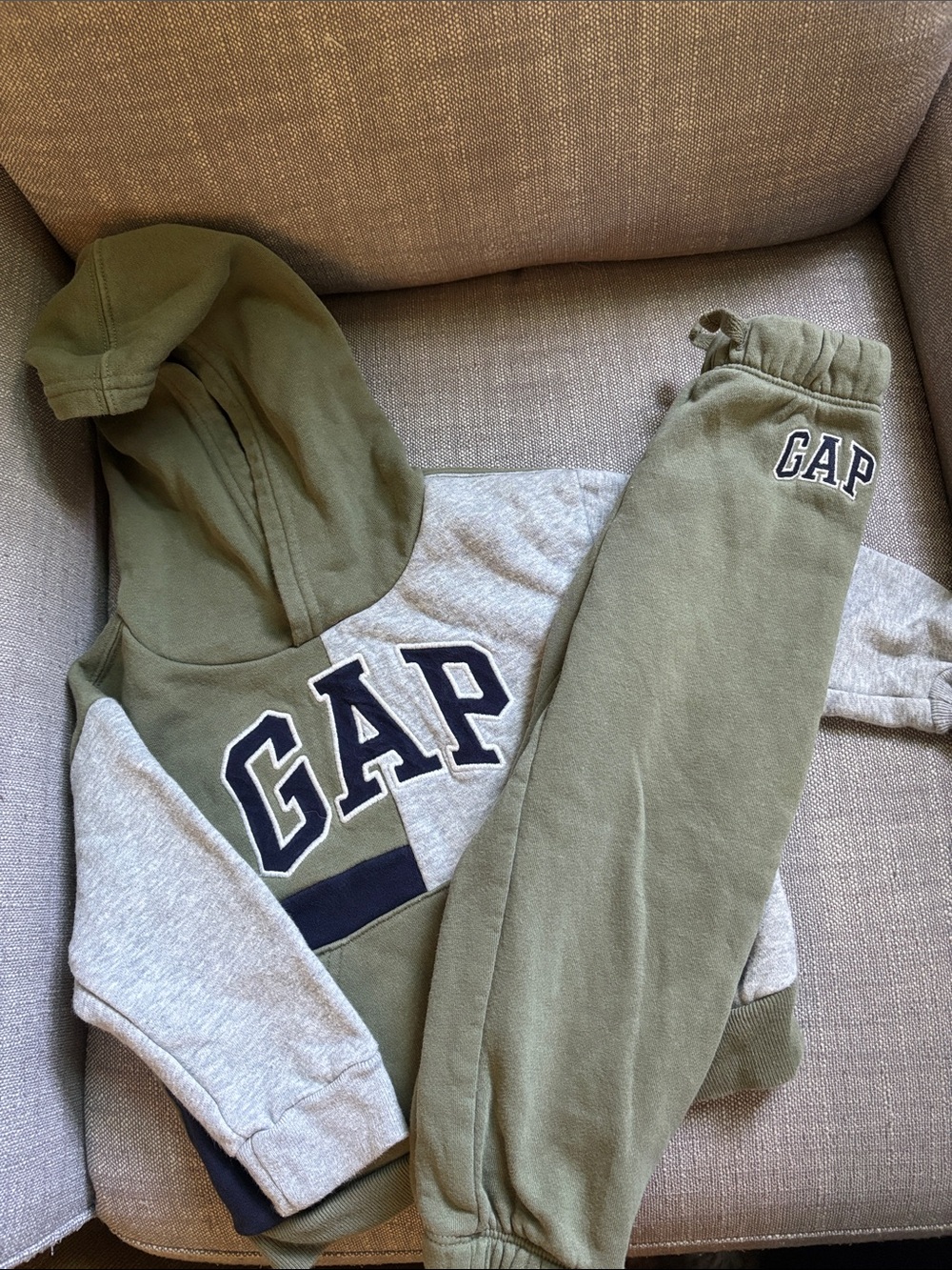 GAP Olive Green & Heather Gray Logo Jogger Set